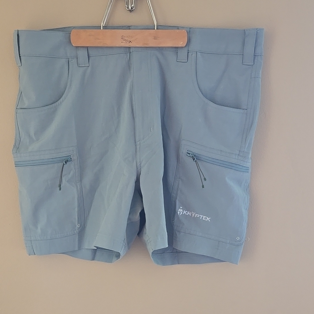 Blue Cargo Shorts with Lightweight Fabric and Relaxed Fit